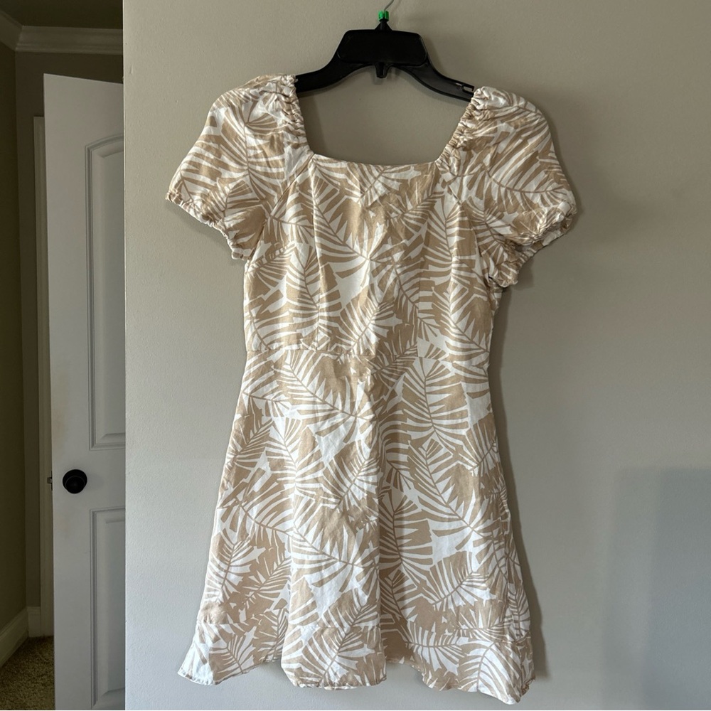LOFT Beige and White Leaf-Print Short Dress
